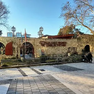 Castel Aparthotel Tirana